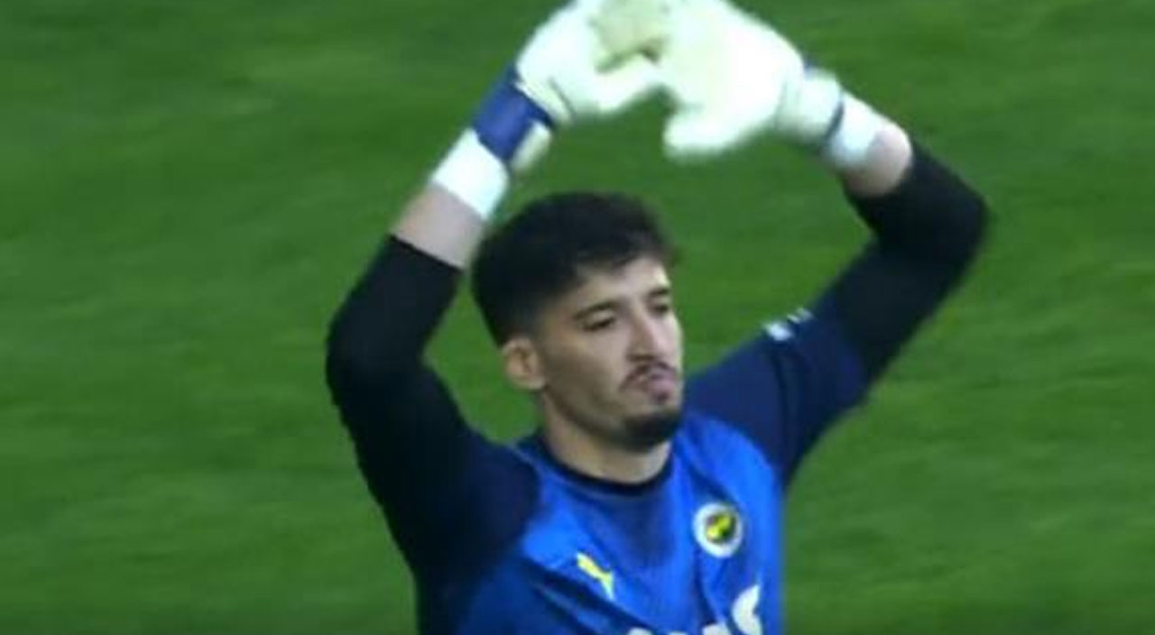 Altay Bayındır 105 gün sonra yeşil sahalara geri döndü!