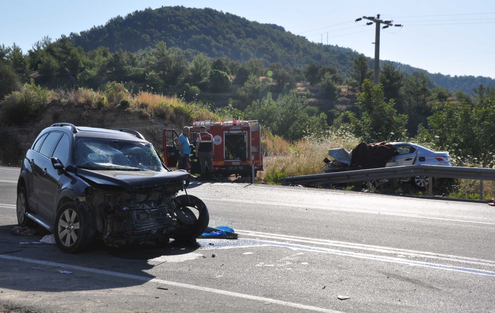 Antalya'da ciple otomobil çarpıştı: 2 ölü, 6 yaralı