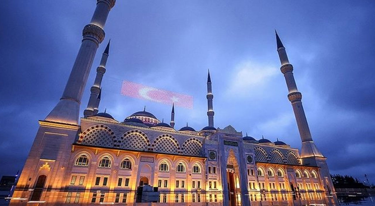 Cumhurbaşkanı Erdoğan İstanbul Mushafı'nı tanıttı: Medeniyetimizin yeni sembolü