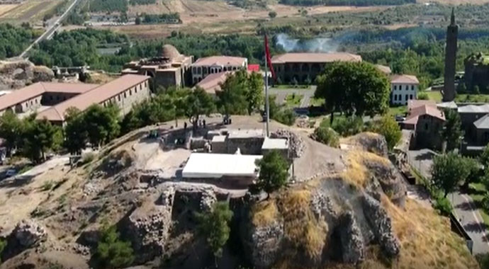 Selçuk Bayraktar'a çağrı yaptı: Cezeri'nin uçuş denemeleri Amida Höyük'te yapılsın