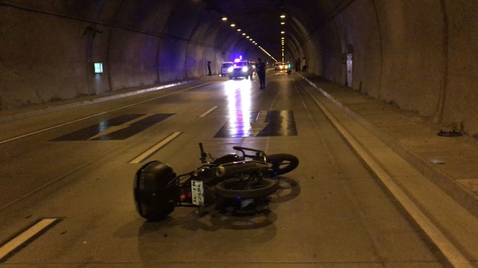 Korkunç! İstanbul’da motosikletli genç kızın feci ölümü kamerada