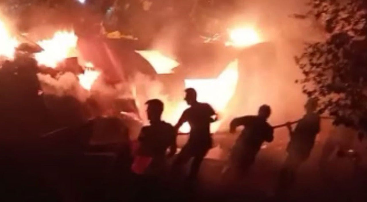 Bingöl’de ahır yangını! Ahır kullanılamaz hale geldi