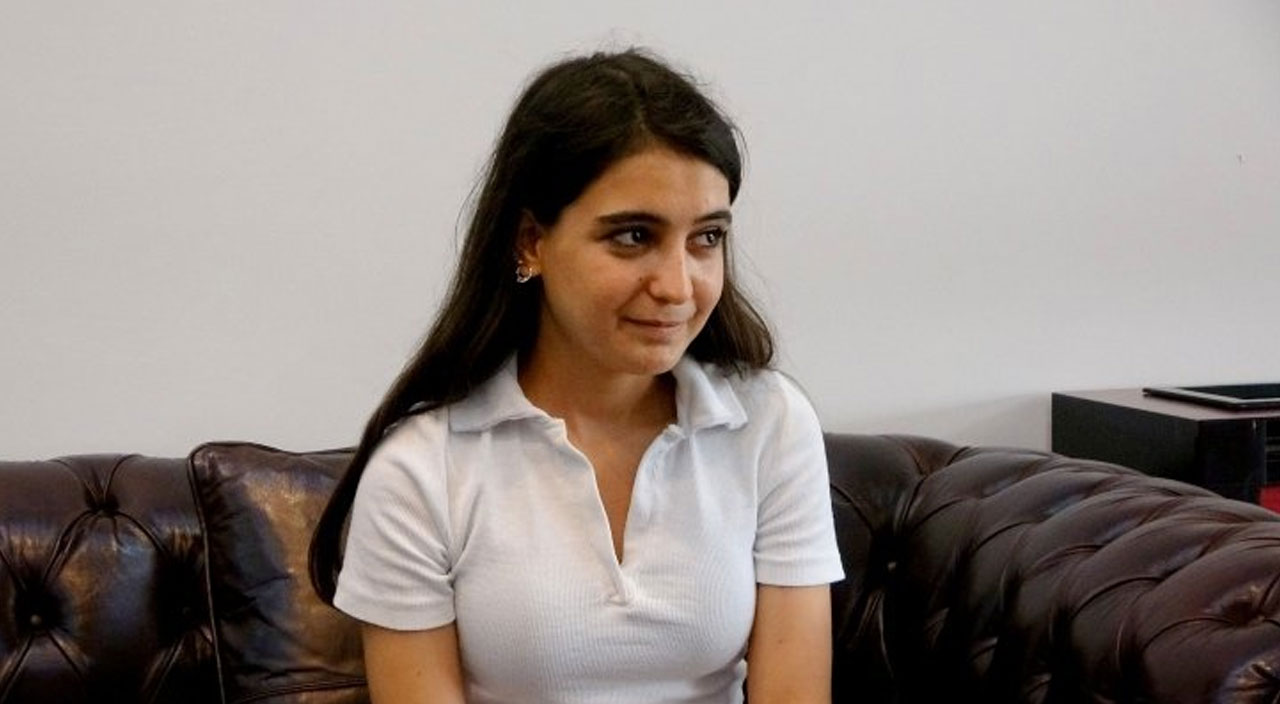 Polislere verdiği cevapla herkes onu konuşmuştu… Ayşe Sabancalı’ nın kazandığı bölüm belli oldu! Polislere verdiği cevapla herkes onu konuşmuştu… Ayşe Sabancalı’ nın kazandığı bölüm belli oldu!