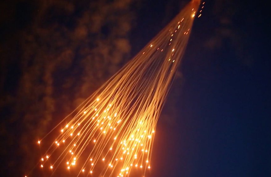 ABD Rakka'da sivillere fosfor bombası yağdırdı