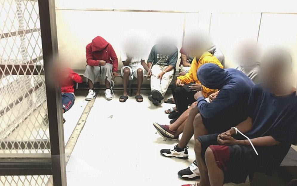 Irma'nın vurduğu Miami'de yağmalar başladı