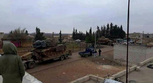 ABD, Türkiye saldırmasın diye Menbiç'e üs kurdu