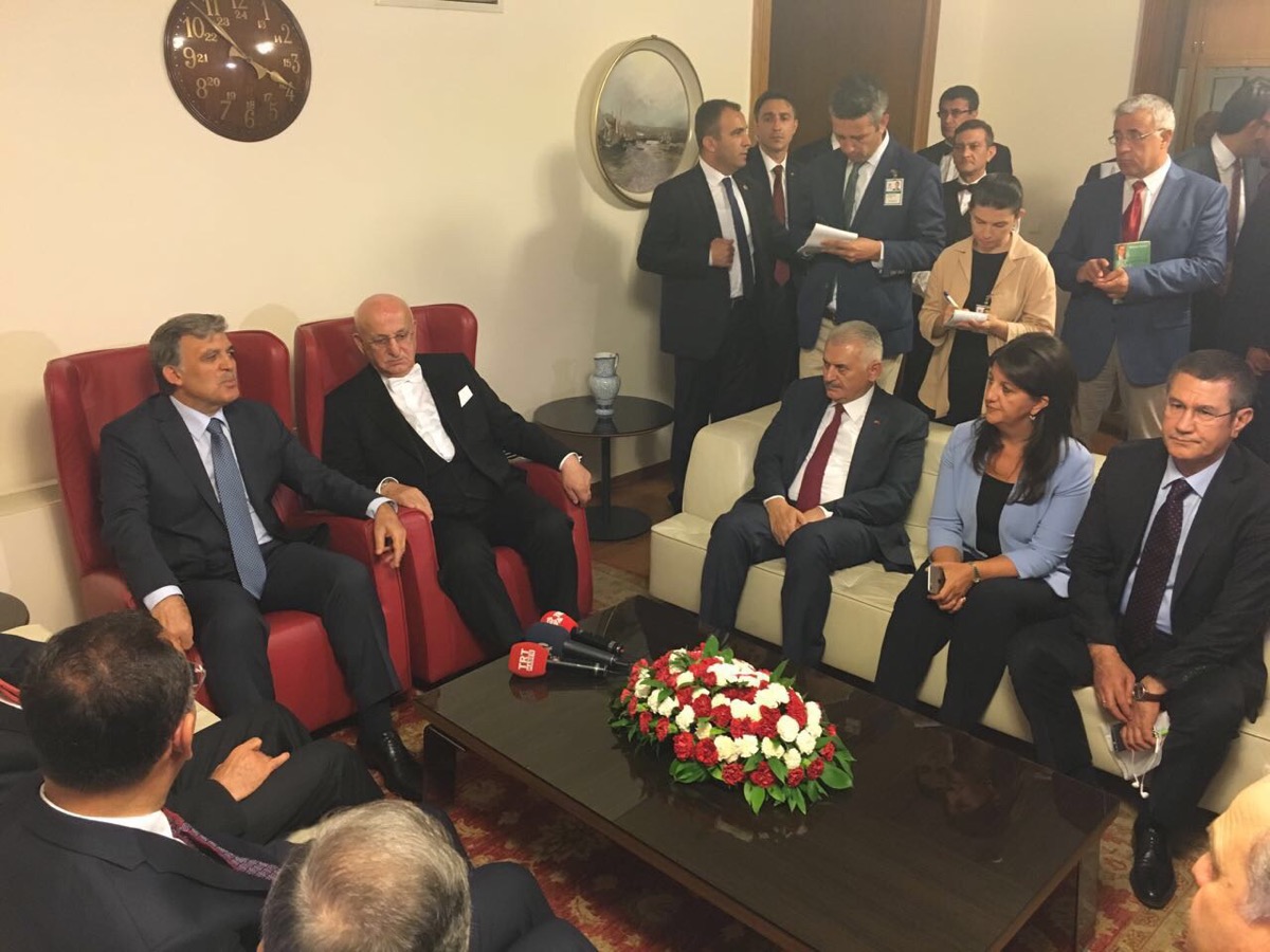 Abdullah Gül Meclis'te liderleri ziyaret etti