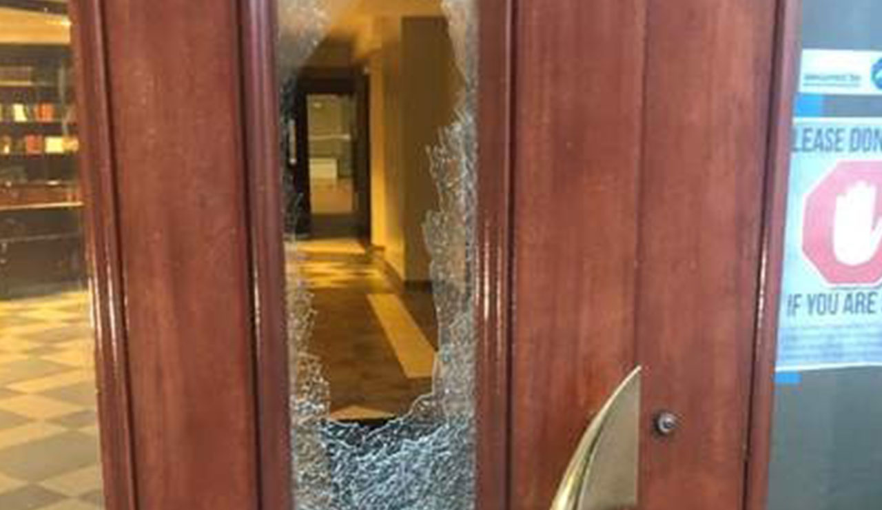 ABD'de camiye çirkin saldırı