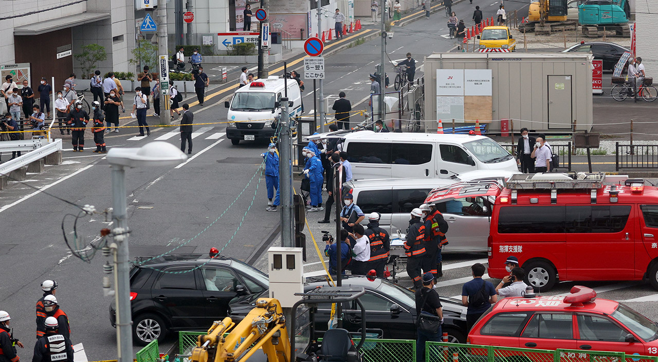 Eski Japonya Başbakanı Abe'ye suikast girşimi! Hastaneye kaldırıldı