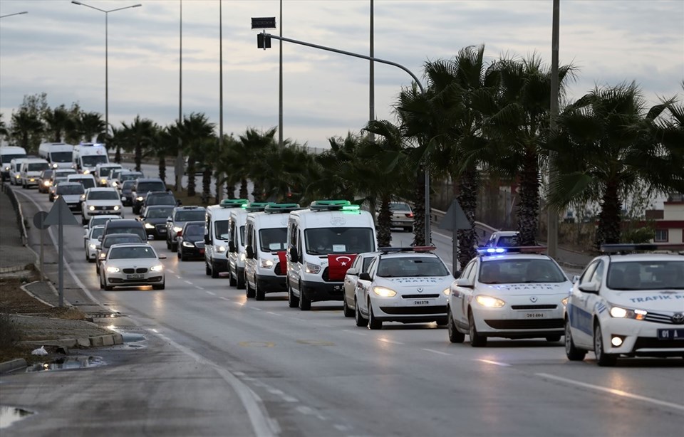Adana'daki yangın faciasında hayatını kaybeden 12 kişiye veda
