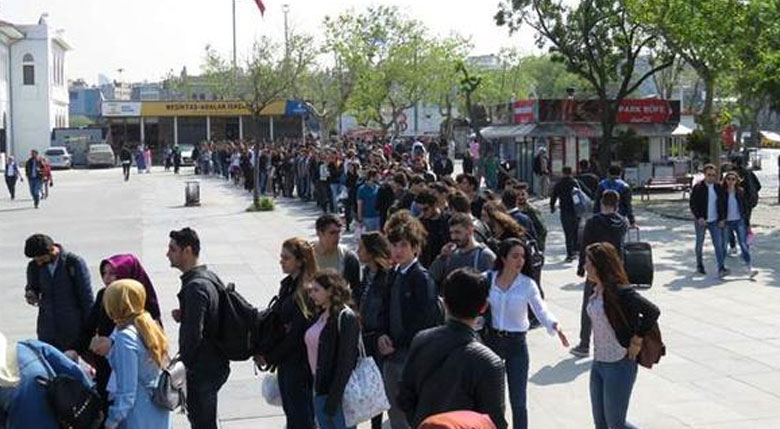 1 Mayıs'ta Adalar'a akın... Kuyruk uzadıkça uzadı