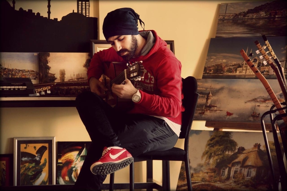 Patnoslular kazada ölen öğretmenlerine ağlıyor