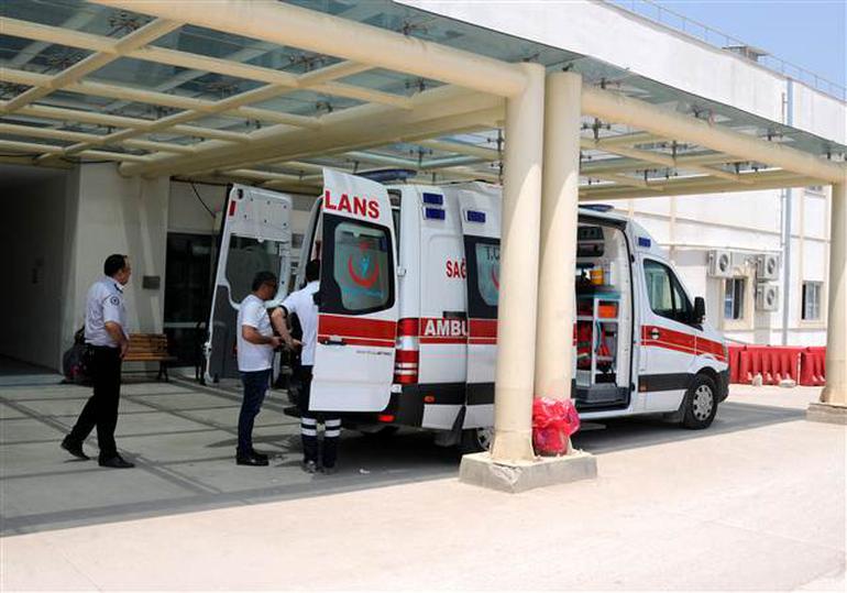 Adana'da liseli öğrencilerin bıçaklı kavgası: 3 yaralı