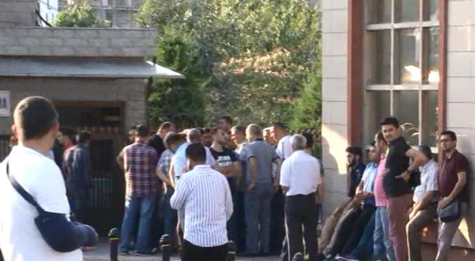 Patlamanın ardından Adli Tıp önünde en acı bekleyiş