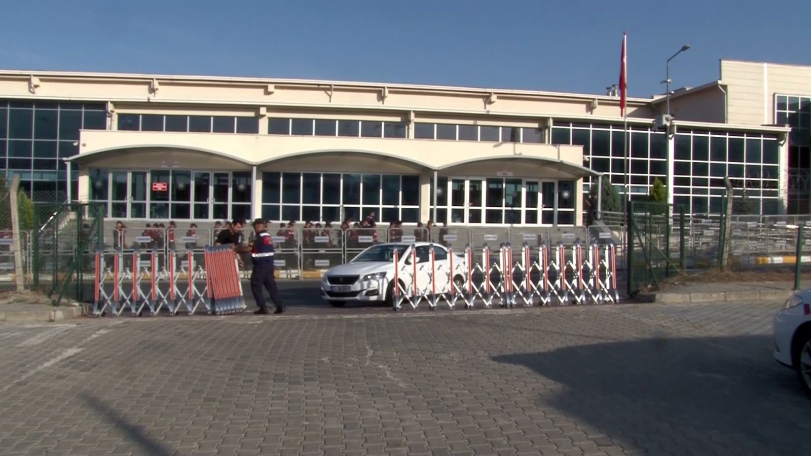 Adnan Oktar suç örgütü hakim karşısına çıkıyor