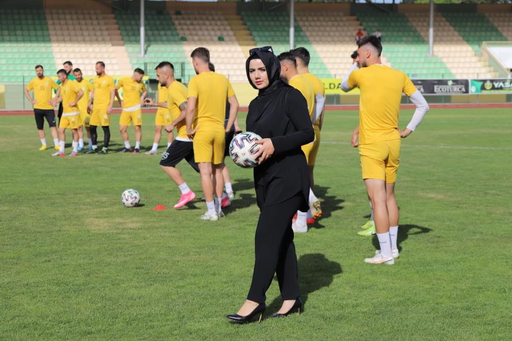 Adıyaman 1954 Spor’un kadın başkanı tarihe geçti