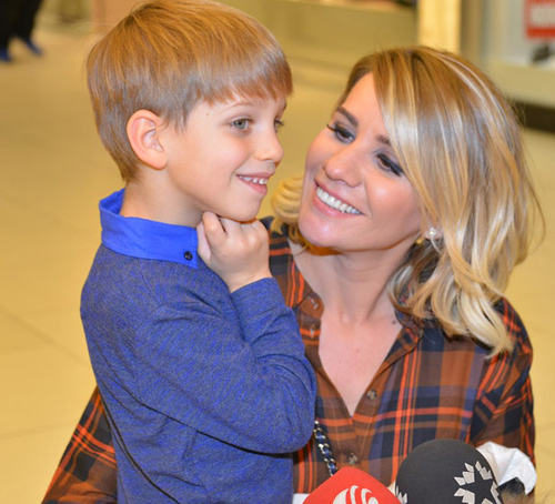 Esra Erol Çocukluk fotoğrafını paylaştı