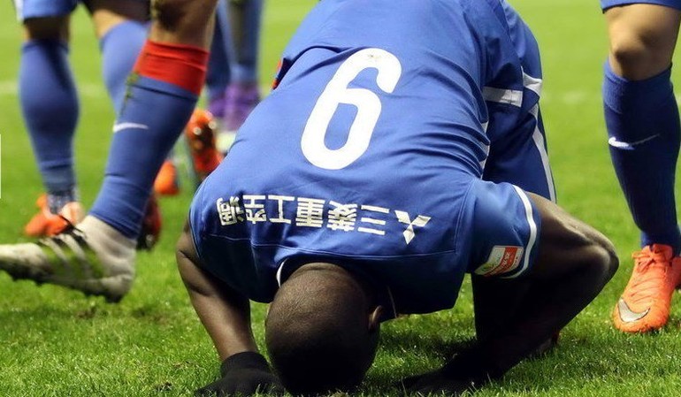 Demba Ba hat-trick yaptı, Çin'i salladı! Demba Ba hat-trick yaptı, Çin'i salladı!