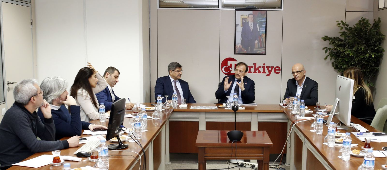 Başbakan Yardımcısı Çavuşoğlu: 'Terör örgütleri cetvel niyetine kullanılıyor ama bu cetvelleri kıracağız'