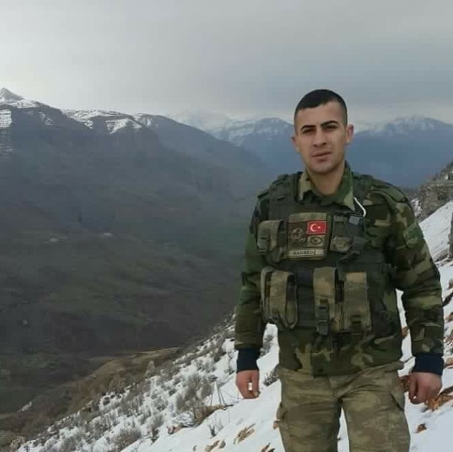 Fırat Kalkanı Harekatı şehidinin babası ve kardeşinden Barış Pınarı Harekatına destek