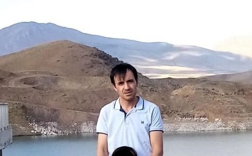 Bir aydır kayıptı, ağaçta asılı bulundu