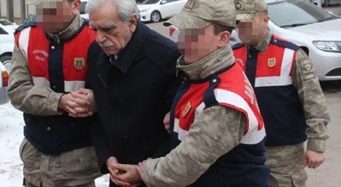 Ahmet Türk cezaevinde kötü muamele görmediğini söyledi