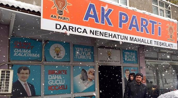 Kocaeli'de AK Parti temsilciliğine molotofkokteylli saldırı