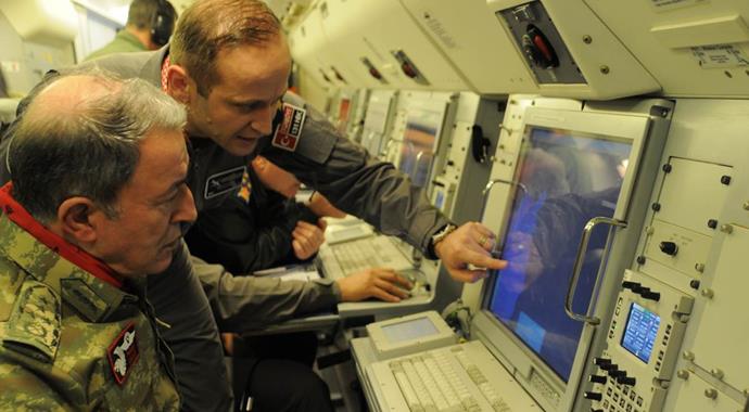 Orgeneral Akar, görev uçuşuna katıldı