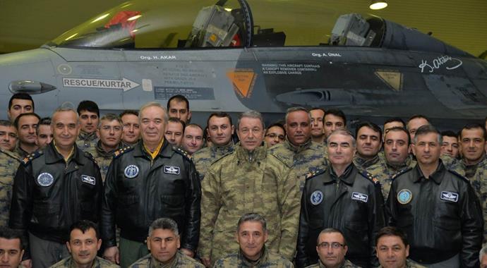 Orgeneral Akar, görev uçuşuna katıldı