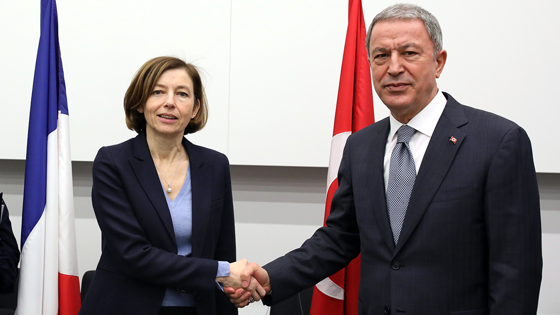Bakan Akar, İngiliz ve Fransız mevkidaşlarıyla görüştü