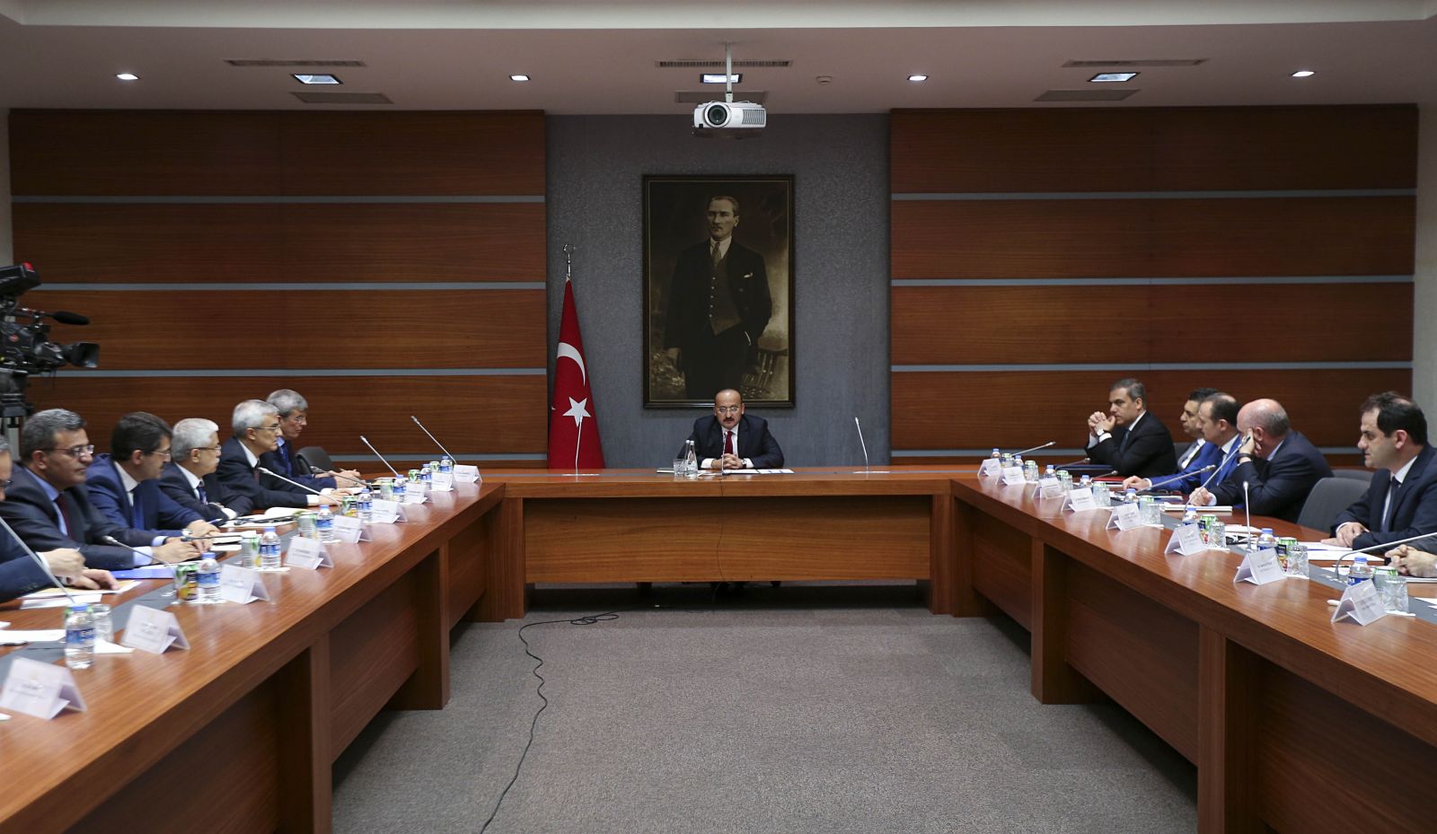 Yalçın Akdoğan, cemaat malları için uyardı