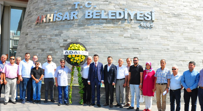 İYİ Parti'den CHP'ye siyah çelenk