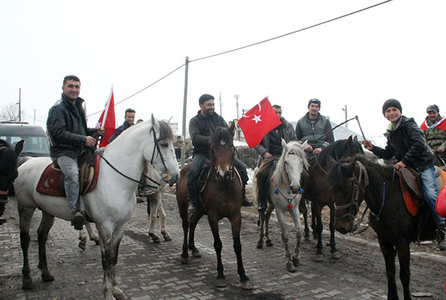 Akıncılar hazır: 'Emret akşam namazını Rusya'da kılalım'