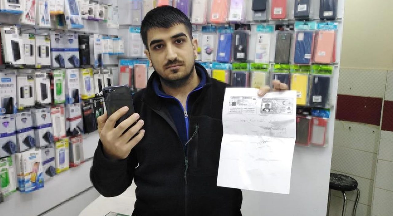 Öğretmen çaldığı telefonu 7 dükkan ötedeki telefoncuya sattı