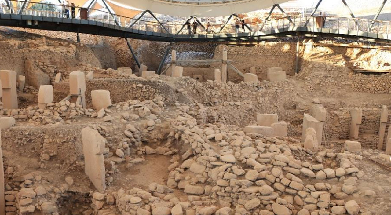 Tarihin sıfır noktası Göbeklitepe’de sıra gecesi düzenlendi Tarihin sıfır noktası Göbeklitepe’de sıra gecesi düzenlendi