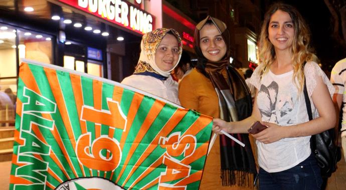 Alanya'da coşkulu kutlama