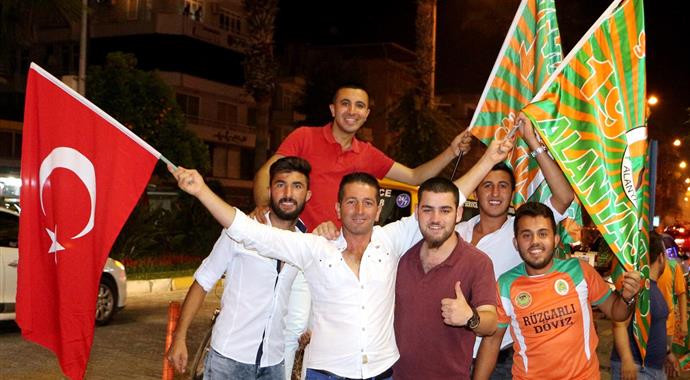 Alanya'da coşkulu kutlama