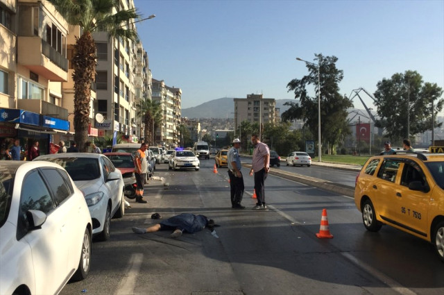 Karşıyaka'da güvercinlere babalık yapan emekli albay, kamyonetin altında kaldı