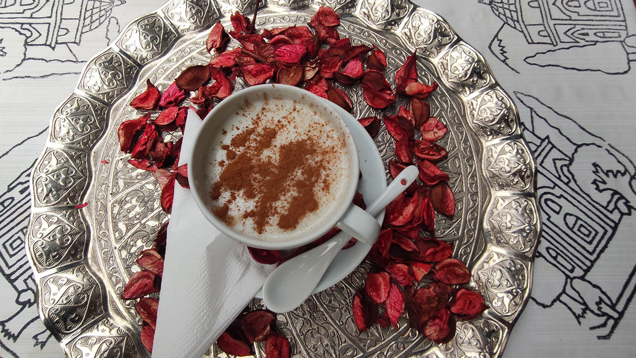 Bir fincanını 18 liradan satıyor, taleplere yetişemiyor!