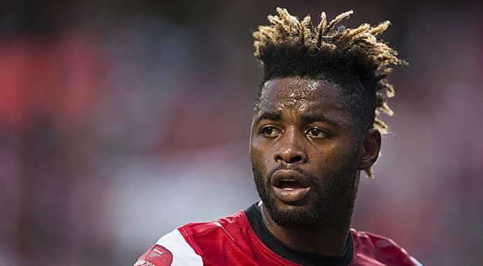 Alex Song tamam! Sıra Mehmet Topal'da
