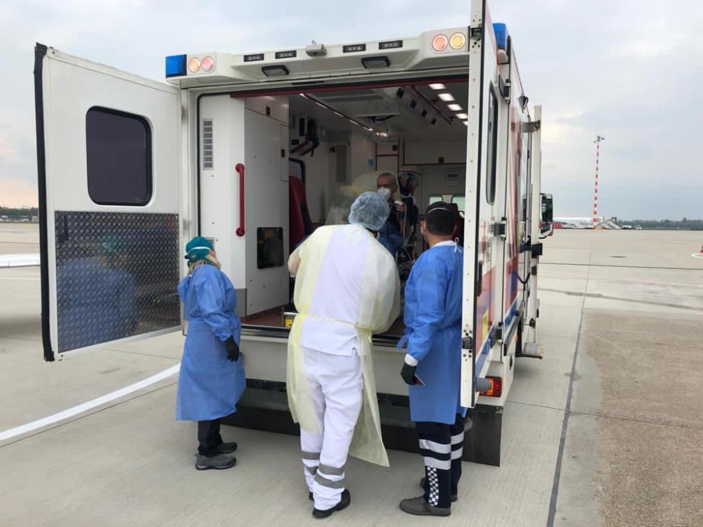 Almanya'da koronaya yakalanan vatandaş ambulans uçakla İstanbul'a getirildi