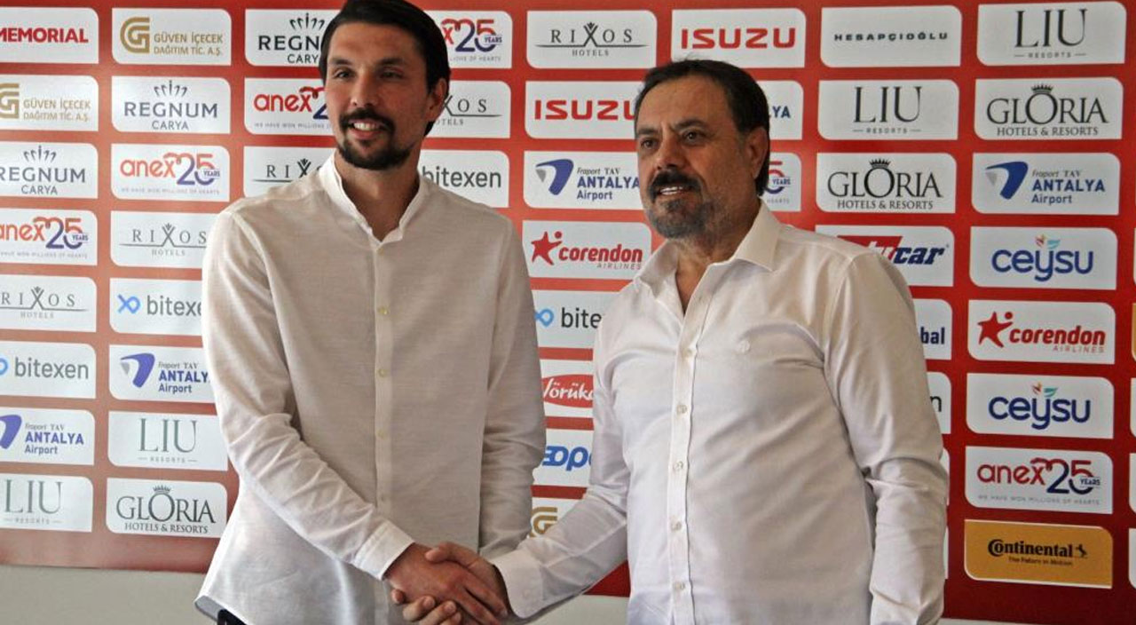 Antalyaspor'da kale Alperen Uysal'a emanet... İstanbulspor'dan kaleci transferi Antalyaspor'da kale Alperen Uysal'a emanet... İstanbulspor'dan kaleci transferi