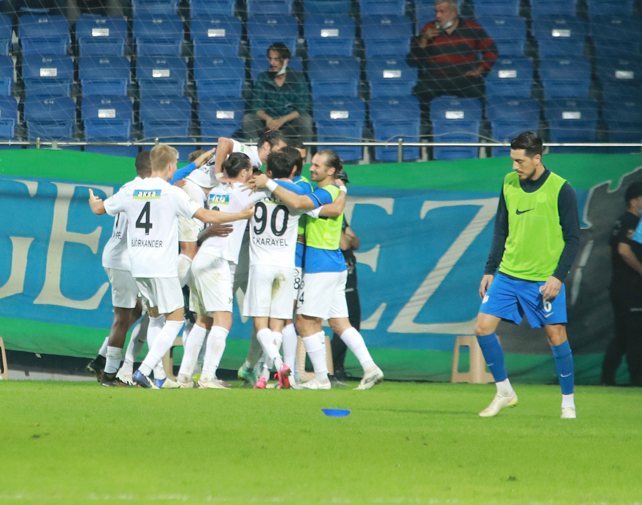 Beşiktaş, deplasmanda Altay'a konuk olacak