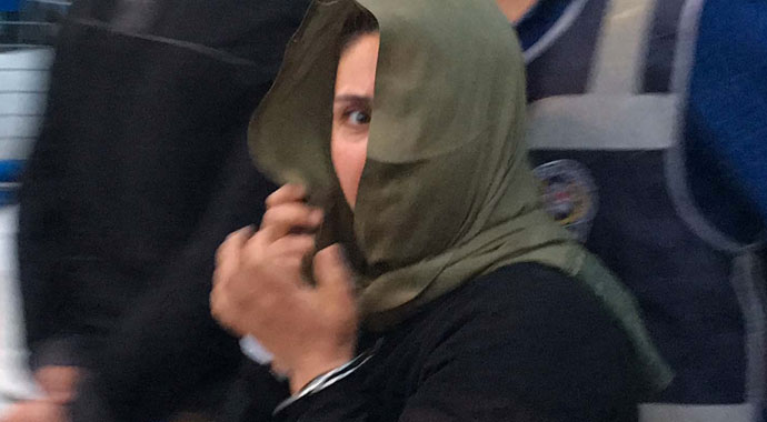 Konya'da yakalandılar! Çoraplarının içinden bile para çıktı...