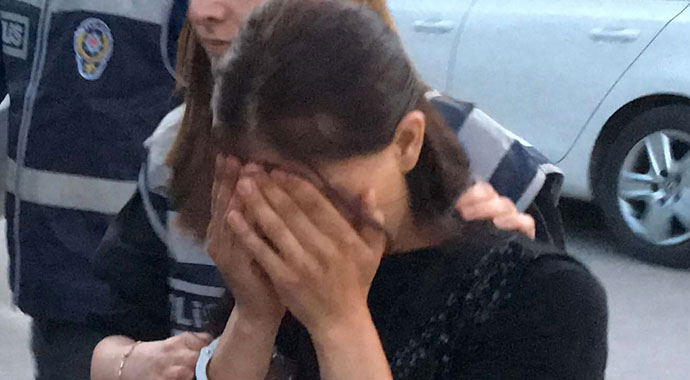 Konya'da yakalandılar! Çoraplarının içinden bile para çıktı...