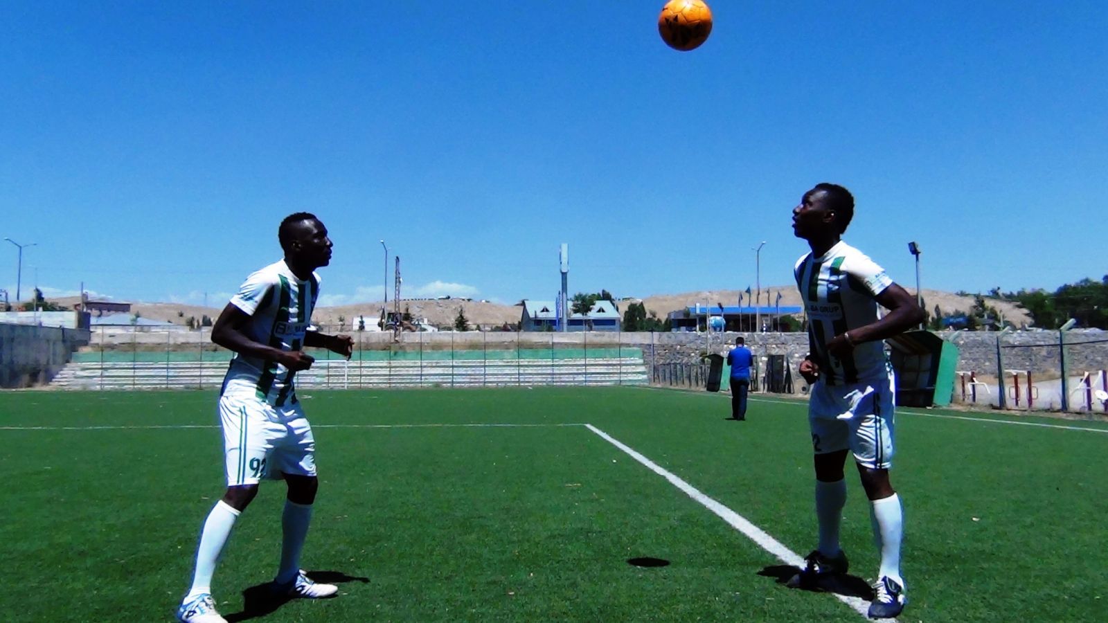 Amatör lige 2 yabancı transfer