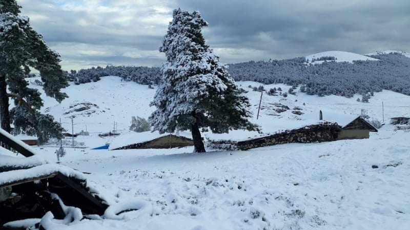 Amasya'da 23 Mayıs'ta yağan kar şaşırttı