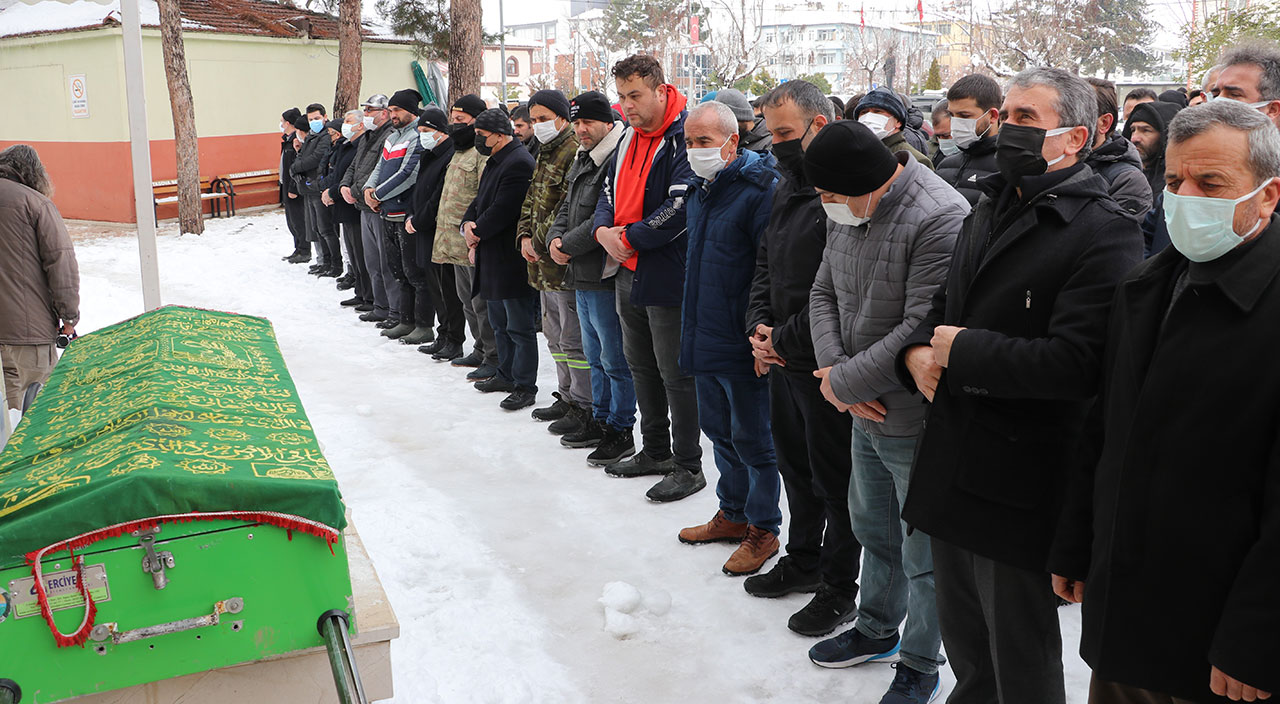 Kar nedeniyle yaylada 3 gün mahsur kaldı, cansız bedeni bulundu Kar nedeniyle yaylada 3 gün mahsur kaldı, cansız bedeni bulundu