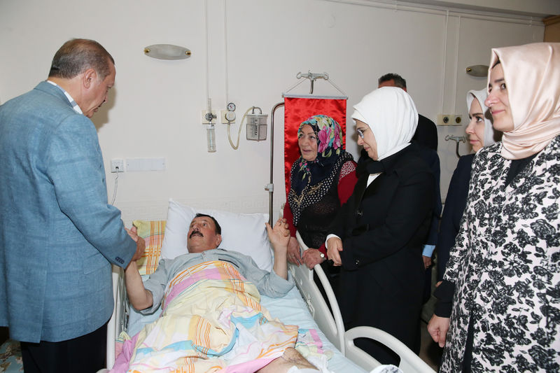 Erdoğan'dan 15 Temmuz kahramanlarına ziyaret