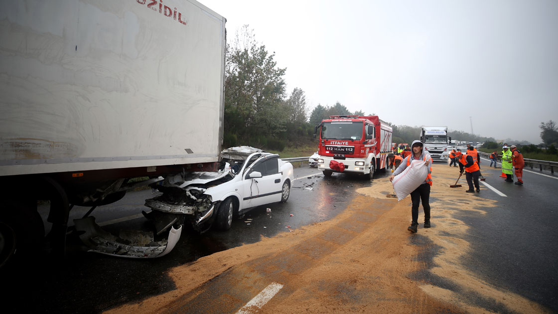Anadolu Otoyolu'nda zincirleme trafik kazası: 4 yaralı
